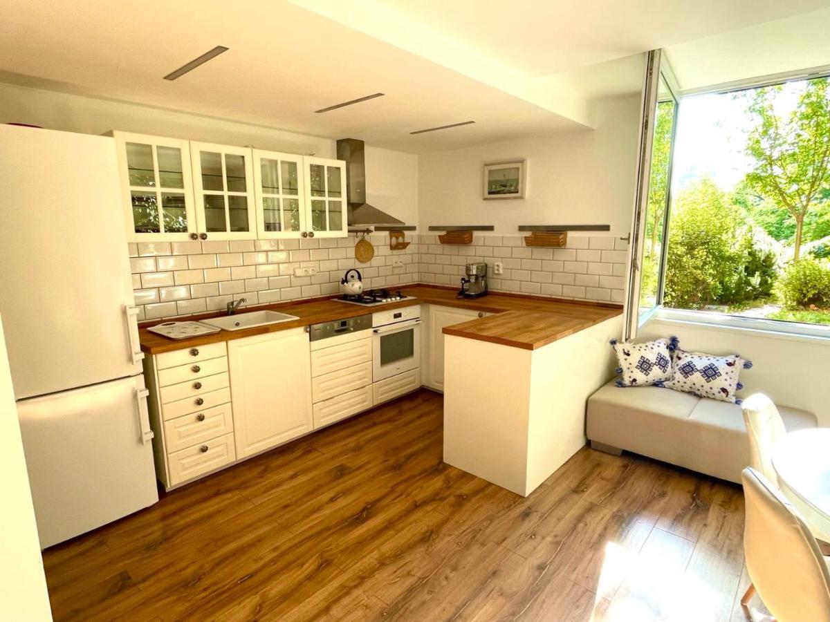 70M2 Romantic Living In The Old Town With Garden Pozsony Kültér fotó