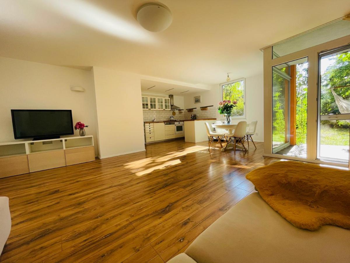 70M2 Romantic Living In The Old Town With Garden Pozsony Kültér fotó