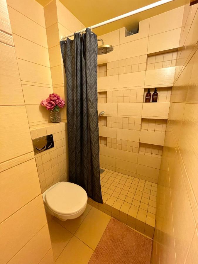 70M2 Romantic Living In The Old Town With Garden Pozsony Kültér fotó
